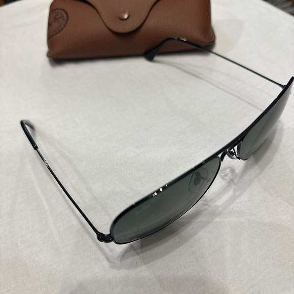 Black Ray Ban Aviator 56mm Large frame - Picture 2 of 3